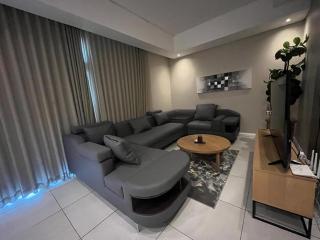 Menlyn Maine Luxury Apartment - 0
