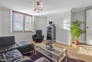 Riverside Mansion Flat - 3