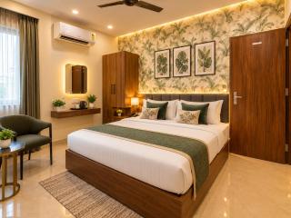 Hotel The BM Near Max & Fortis Hospital Shalimar Bagh I Spacious Rooms I Most Preferred Hotel Near Shalimar Bagh - 0