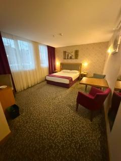 Pelora Hotel - 7