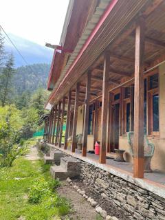 Apple Orchard Cottages and Riverside Homestays - 9