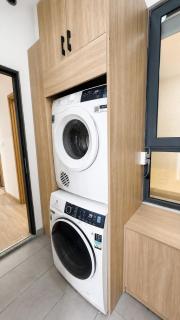 Căn hộ 2PN 2WC View Hồ Bơi Cực Đẹp Emerald - 5