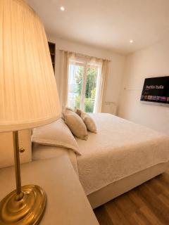 Dolce Lake View - Charming Villa with Private Garage - 8