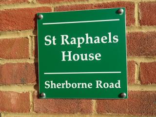 Basingstoke Apartments - St Raphael House 1 bed, City Centre Charming Apartments - 4