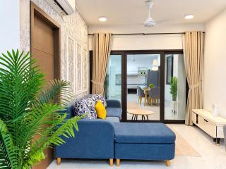 Luxury 3BR - Airport Pickup - Rooftop SeaView Pool Gym Terrace Near Airport - 5