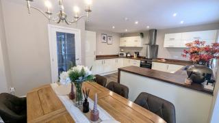 Modern Family Manor Shared Living Redefined - 5