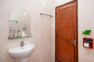 Linh Hotel And Apartment Near Beach - 4