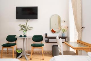 Linh Hotel And Apartment Near Beach - 1