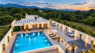 Serenity Hill Resort Near 2Km Fateh Sagar Lake Udaipur - Udaipur - 3