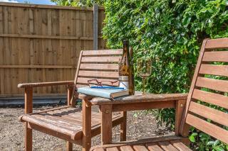 6 Ash Close, Woodbridge - 6