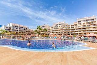 Two bedroom apartment in beachfront complex with pool in Playa de Las Américas. - 9