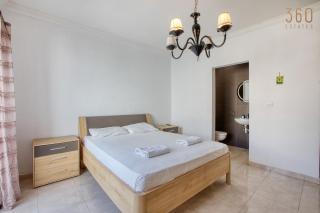 Penthouse with Terrace and Country Views Zebbug - 1
