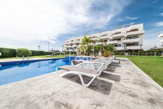 La Brisa del Mar apt with sea view, terrace, pool - by OYOOSTAYS - 2
