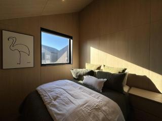 Modern Frankton Villa Your Queenstown Getaway Awaits - 5