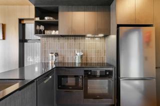 Modern Frankton Villa Your Queenstown Getaway Awaits - 3