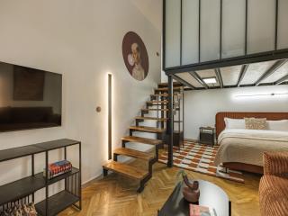 Old Town Mezzanine Apartment - 4