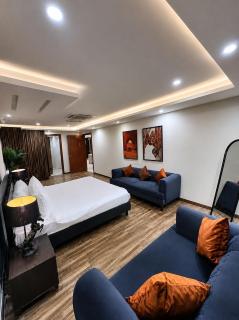 Highline Stays Goldcrest Mall and Residency DHA - 8
