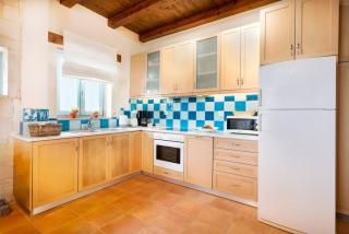 Beachfront villa Turquoise with private pool, BBQ and ping pong table - 6