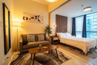NEW! Cozy & Stylish 350Mbps near Uptown Mall BackHome1 - 4