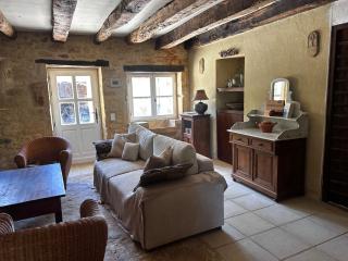 Quiet country getaway, creative haven - 5