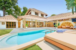 Villa Barcelona - Private 6 BDR Brand New Villa in Seminyak, Best Location, large Pool & Garden - 3
