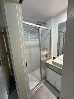 Style and Comfort, Quiet Apartment with Closet - 8