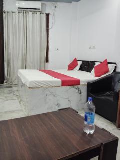 Roister inn home stay - 2