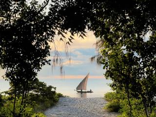 Emayani Beach Lodge - 6