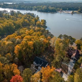 Modern Lakefront Home with Private Putting Green - 5