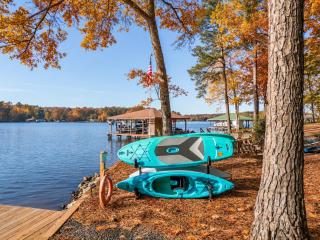 Modern Lakefront Home with Private Putting Green - 6