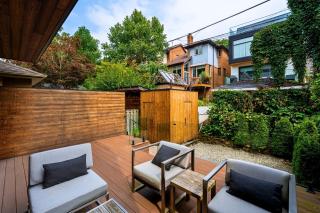 Luxury House with Fireplace & Private Patio - Westend Suites - 3