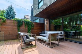 Luxury House with Fireplace & Private Patio - Westend Suites - 2