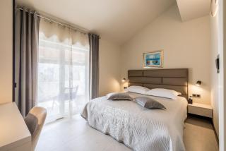 VS Rooms & Deluxe room - 0