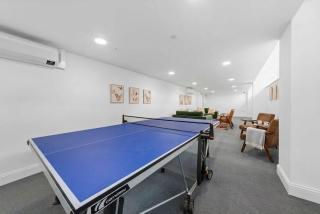 2 Bed Apartment in Central Gravesend w Games Room - 4