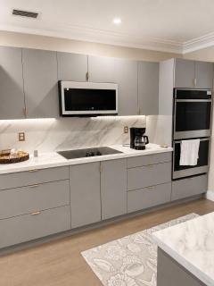 Stylish 3BR Home in Ojus - Modern & Spacious - 1