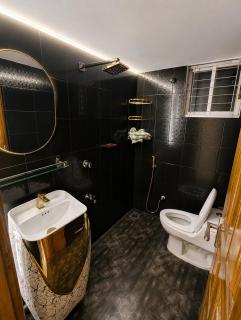 The Luxe Gold Suite - 5
