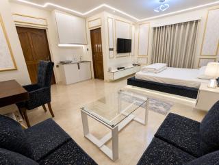 The Luxe Gold Suite - 2