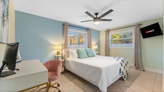 The Shark Tank Margaritaville Steps to Beach Shops Downtown Cocoa Beach - 9