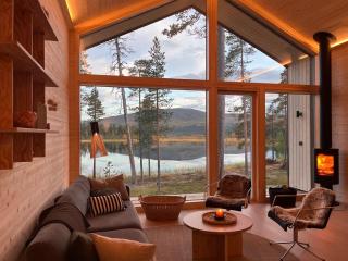 Villa Lumikero - korkeatasoinen järvenrantahuvila tunturinäkymällä - 8