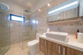 Opal #405 - 2BR Condo with Rooftop Pool & Balcony - 3