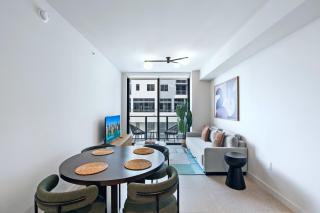 Prime Location Condo Steps from Bayfront Park - Miami - 9