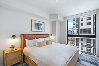Prime Location Condo Steps from Bayfront Park - Miami - 6
