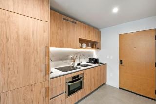 Prime Location Condo Steps from Bayfront Park - Miami - 7