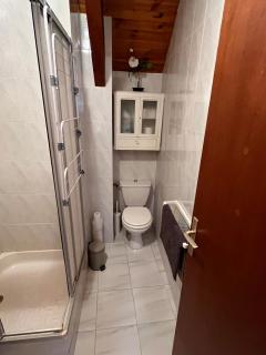 Ch1 lit 160 lavabo individuel, 2 sdb, 3 wc, 1 cuisine, séjour partagés - 6