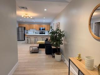Renovated 2 BD Home w/ Private Parking, Gallery & W/D - 4