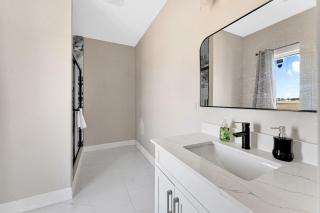 Chattage Lake Erie Luxury Estate Hot Tub - Wheatley - 3