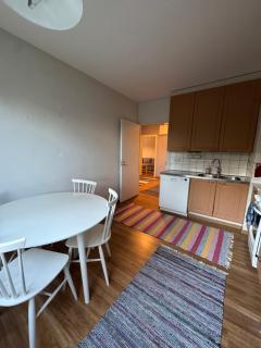 A bright three-room apartment by the sea and the city center! - 3