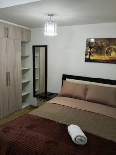 Hermoso monoambiente con balcón vista directa al prado - 2