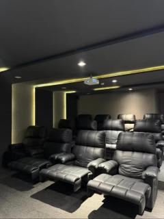 Premium 1BHK with Gym, Cinema & Premium and Cozy Stay - 3