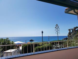 Wind Rose House - By the BEACH with AC Parking - 6